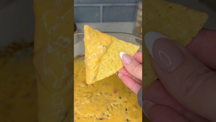 viral queso dip recipe 🧀🌶️#queso #cheese #dips #recipe #shorts #food #snacks #easyrecipe #airfryer